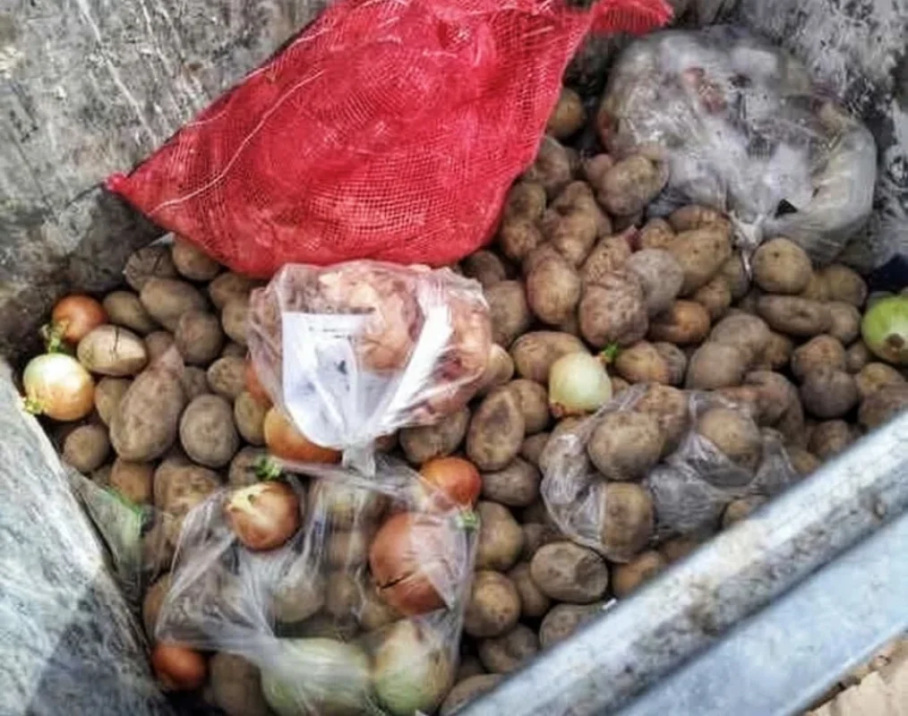 Körfez’de marketin gıda israfı tepki çekti!