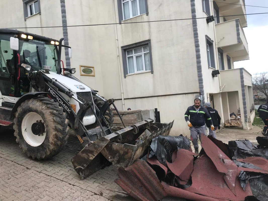 Körfez’de Fırtına Sonrası Temizlik Çalışmaları Sürüyor