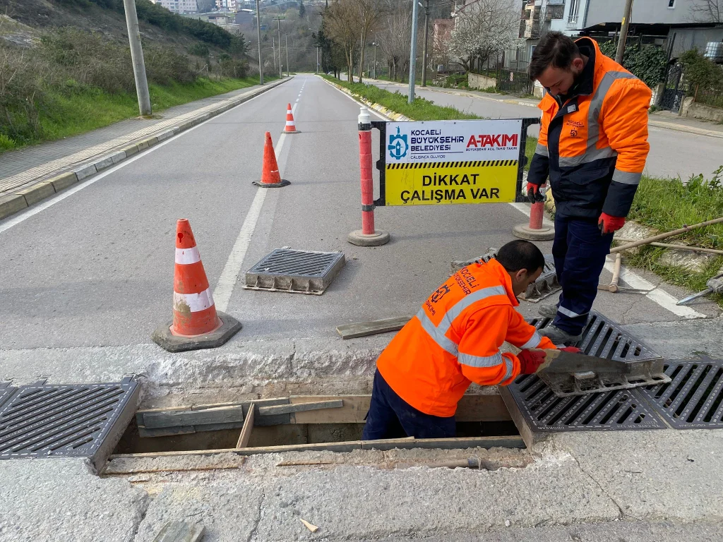 Kocaeli’de mazgal onarımıyla yol güvenliği sağlandı