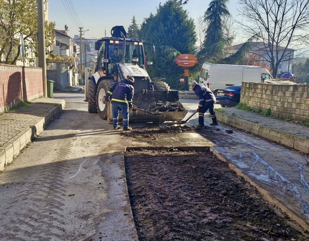 Körfez’de yol bakım çalışmaları devam ediyor