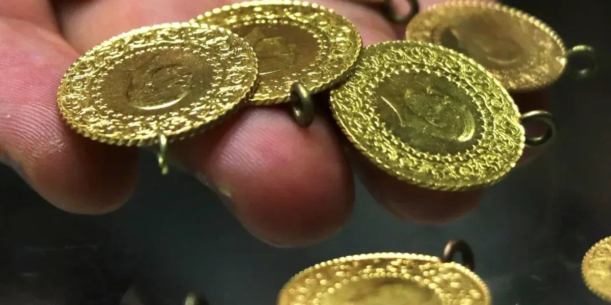 Altın tüm zamanların rekorunu kırıp 7 bin TL’yi geçti!