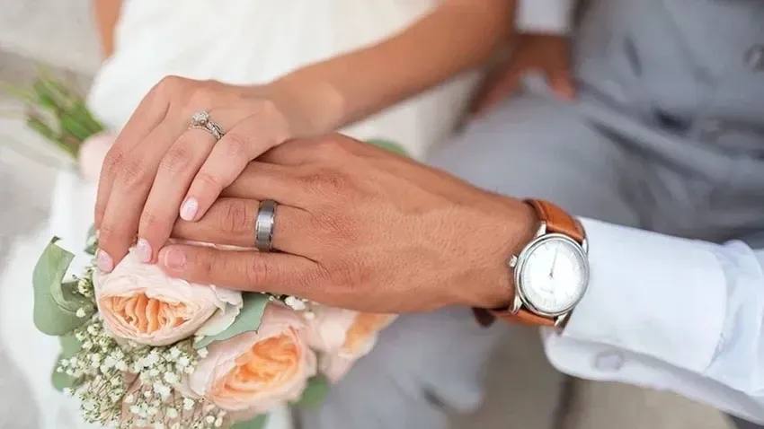 Türkiye Diyanet Vakfı, evlenmek isteyen yetim, öksüz ve ihtiyaç sahibi gençlere 500 bin lira maddi destek sağlayacak