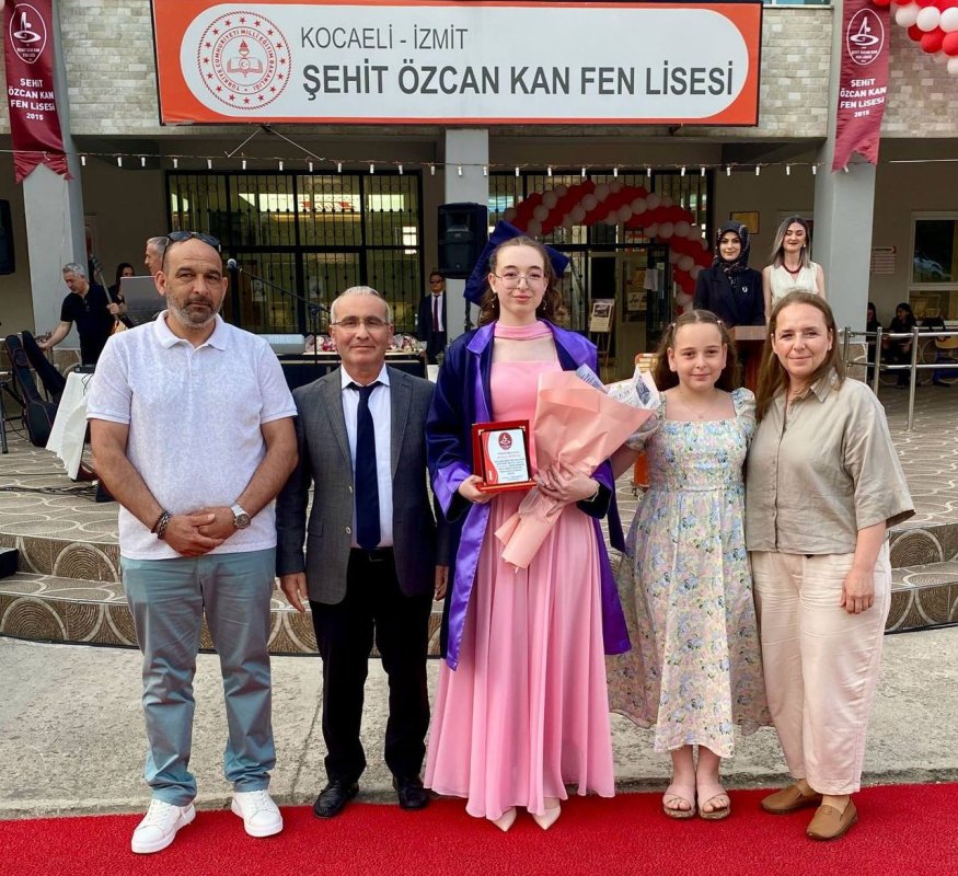 Şehit Özcan Kan Fen Lisesi’nde 135 öğrenci mezun etmenin gururu