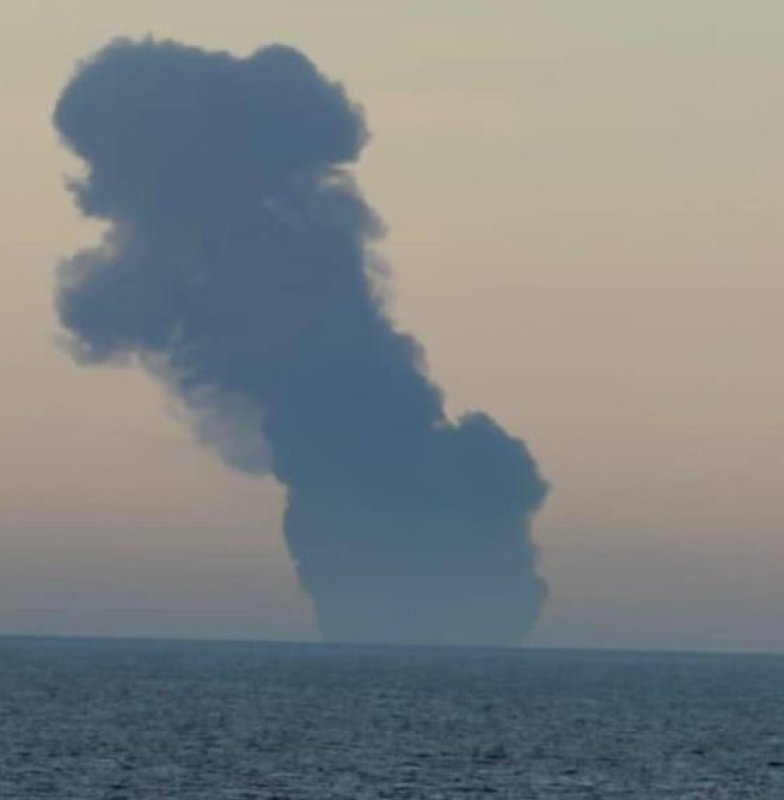 Gemiden tahliye edilen 25 personel hastaneye götürüldü